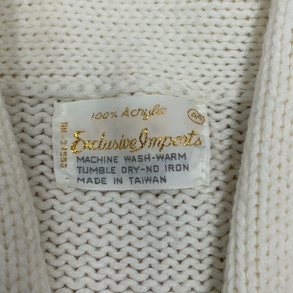 100% ACRYLIC EXCLUSIVE IMPORTS -44 - Picture 3 of 5